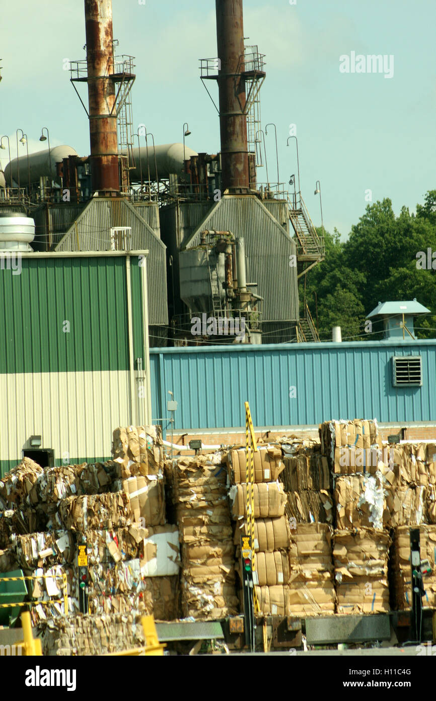 Recycling trash in factory hires stock photography and images Alamy