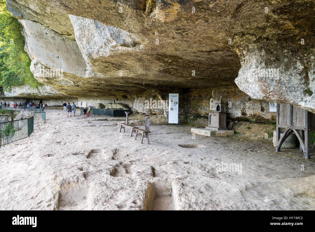 La Roque Saint Christophe Hi res Stock Photography And Images Alamy