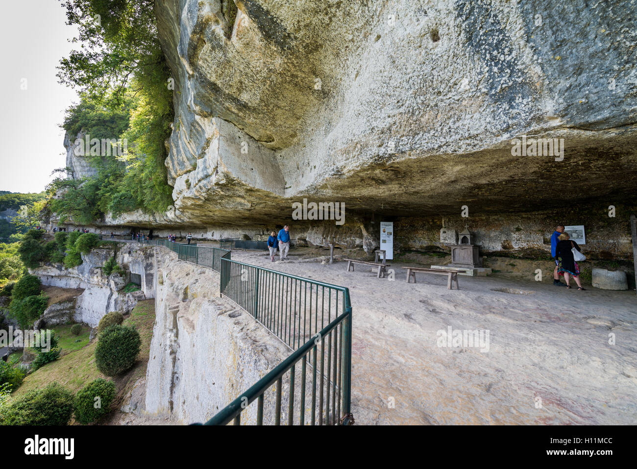 Prehistoric Site Of La Roque Saint Christophe In Dordogne France Stock 