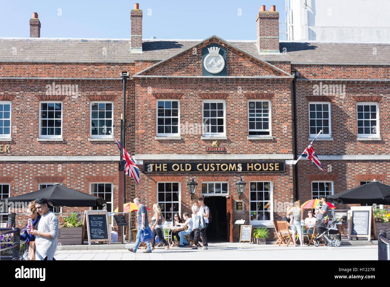 The Old Customs House Pub, Gunwharf Quays, Portsmouth Harbour, Portsmouth, Hampshire, England