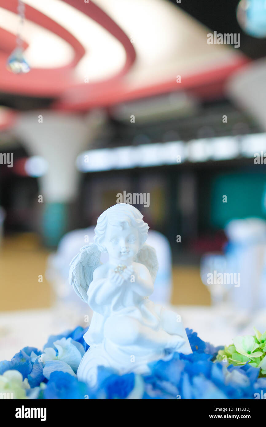 Blue White Hydrangea Table Setting Stock Photo - Alamy