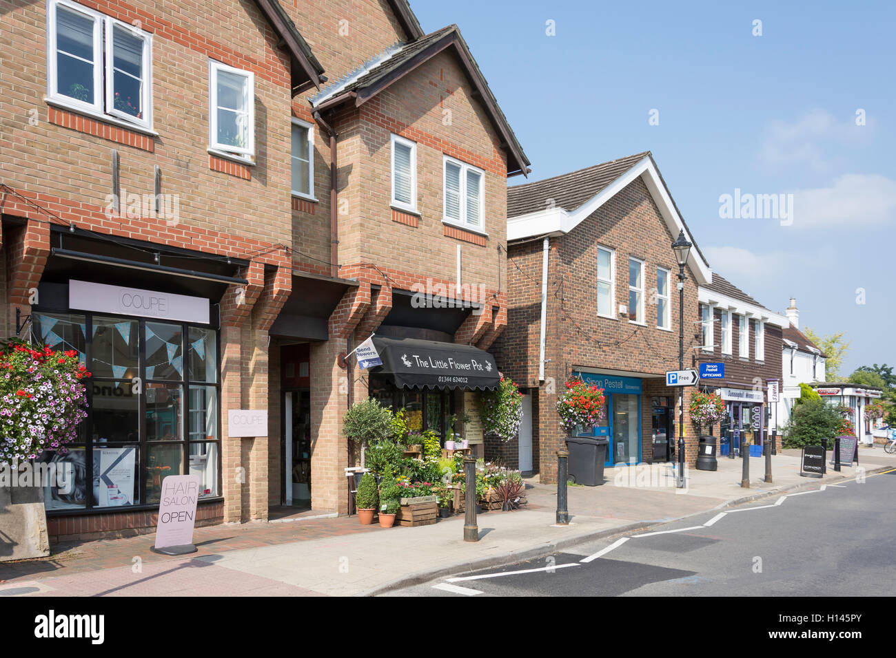 Sunninghill Berkshire High Resolution Stock Photography and Images Alamy