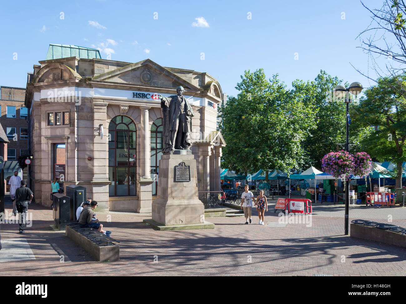 Statue of Disraeli, Market Square, Aylesbury, Buckinghamshire, England