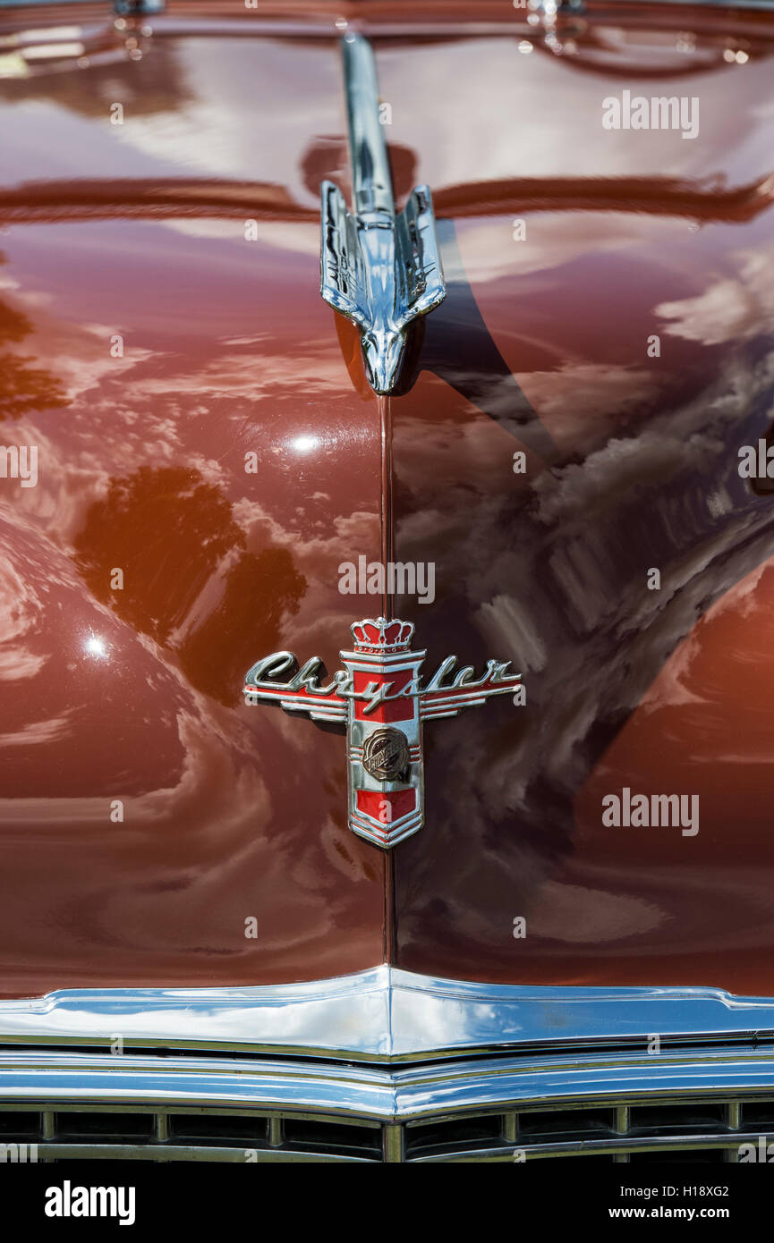 1947 Chrysler front end with badge and hood ornament. Classic American car Stock Photo