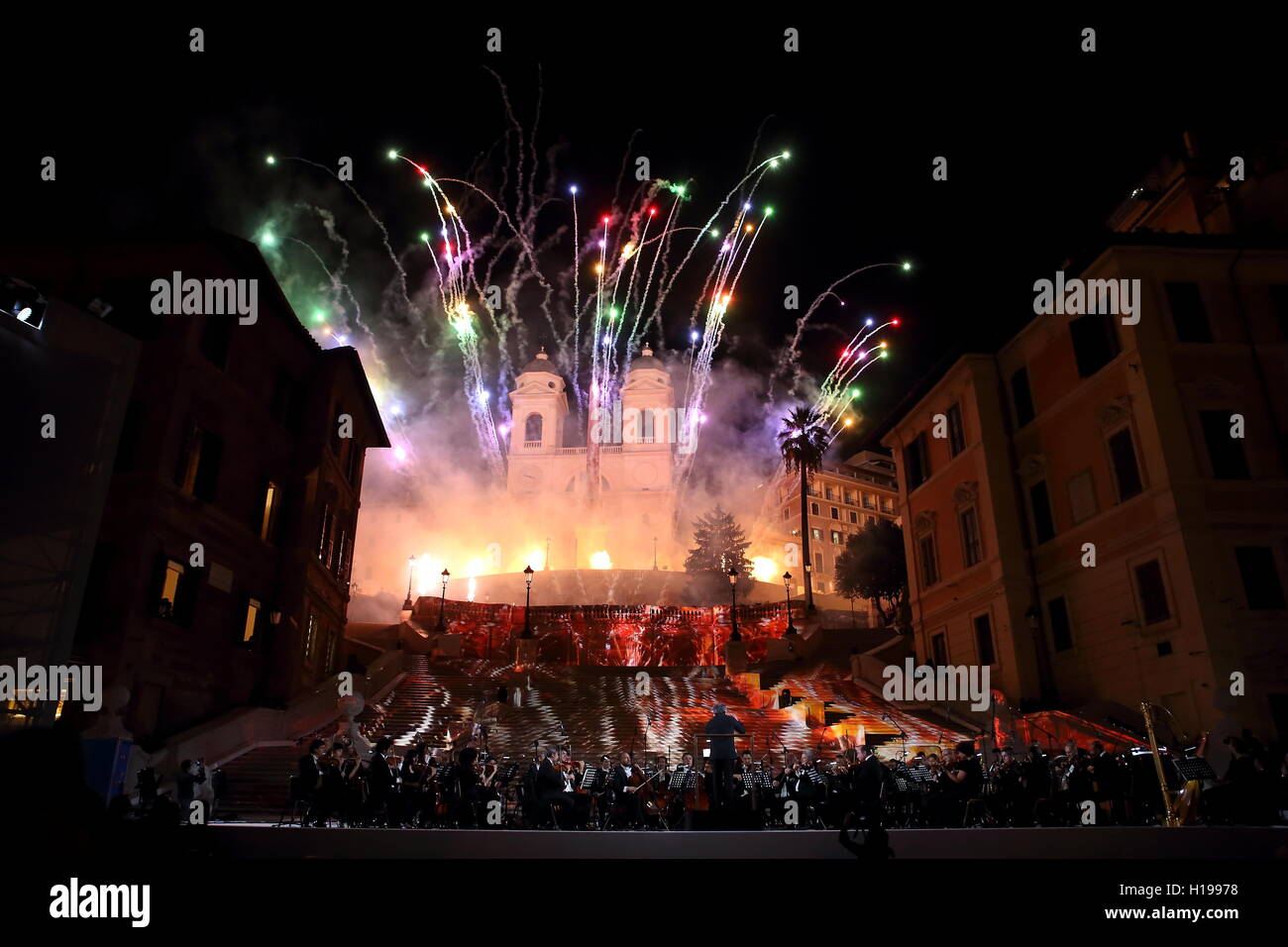 Roma, Italy. 22nd Sep, 2016. Reopening Spanish Steps after restoration work, with a show and a concert by the National Academy of Santa Cecilia conducted by Antonio Pappano, and the fireworks on the Spanish Steps © Matteo Nardone/Pacific Press/Alamy Live News Stock Photo