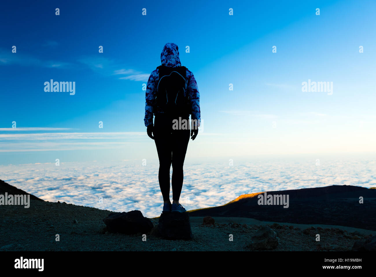 Climbing silhouette hi-res stock photography and images - Alamy