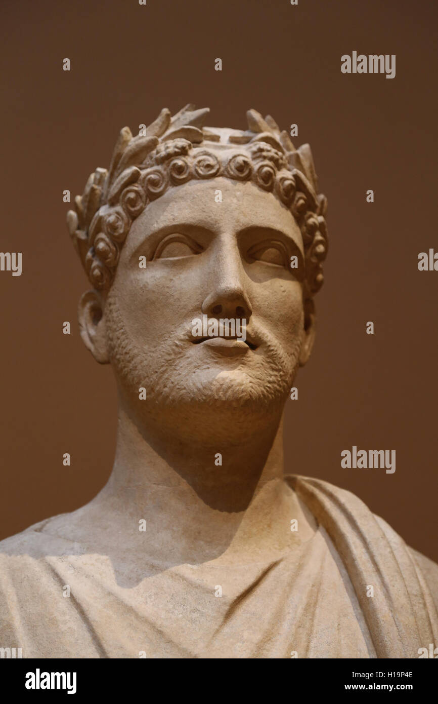 Statue of man with High Resolution Stock Photography and Images Alamy