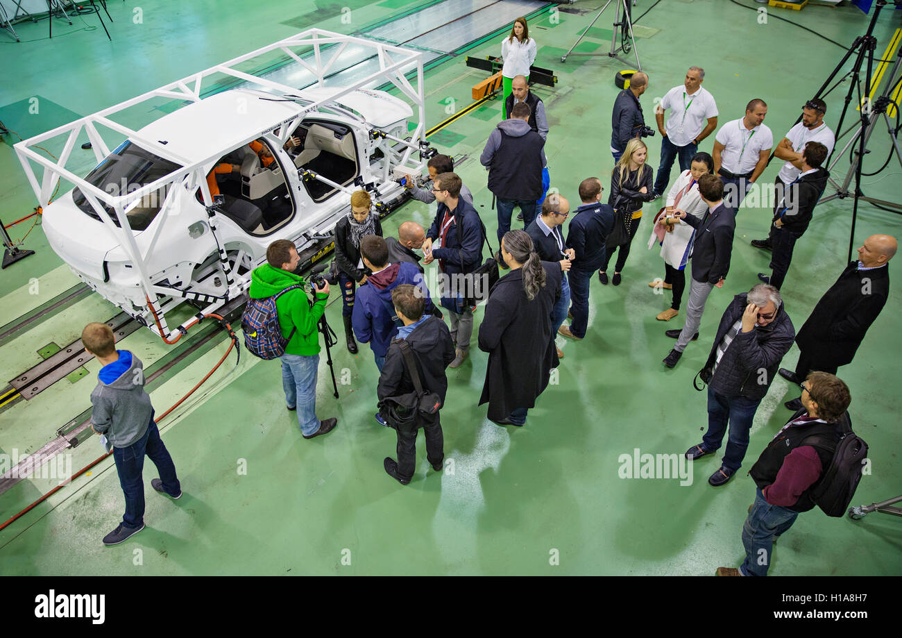 Skoda Auto, sled test, crash test dummy Oscar, seat belts usage, safety