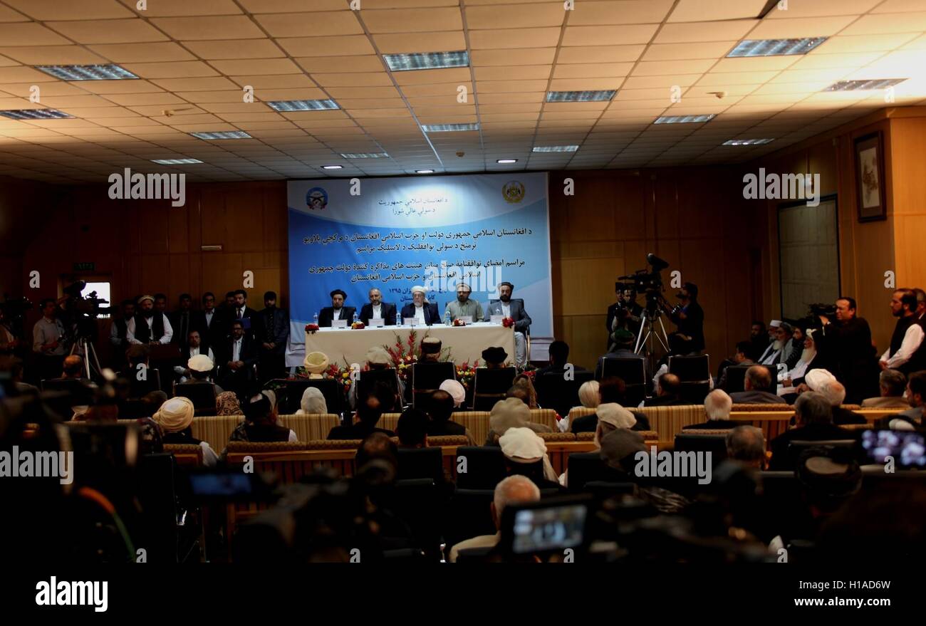 Kabul, Afghanistan. 22nd Sep, 2016. Photo taken on Sept. 22, 2016 shows the signing ceremony of a peace agreement between Afghan government and the Hekmatyar-led Islamic party the Hizb-e-Islami in Kabul, capital of Afghanistan. The much awaited peace agreement between Afghan government and the Hekmatyar-led Islamic party the Hizb-e-Islami was inked here on Thursday to boost peace process and national reconciliation in the insurgency-ridden country. Credit:  Rahmat Alizadah/Xinhua/Alamy Live News Stock Photo
