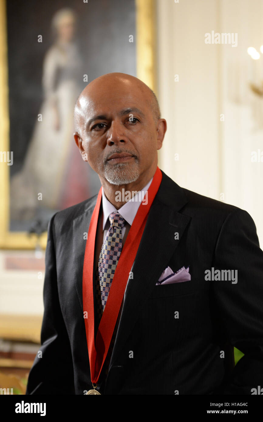 Dr abraham verghese hires stock photography and images Alamy