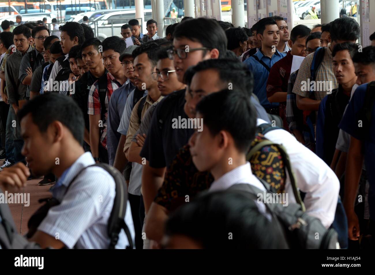 (160923) -- JAKARTA, Sept. 23, 2016 (Xinhua) -- Job seekers wait to meet prospective employers at the job fair 2016 in Jakarta, Indonesia, Sept. 23, 2016. (Xinhua/Agung Kuncahya B.) (wtc) Stock Photo