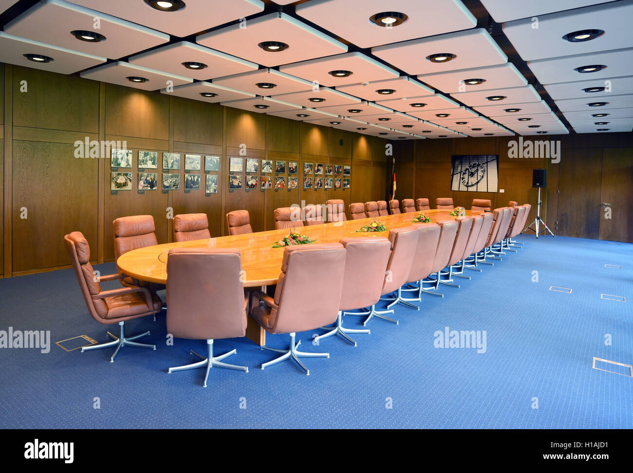 Bonn Germany 23rd Sep 2016 View Of The Cabinet Room Of The Former Stock Photo Alamy