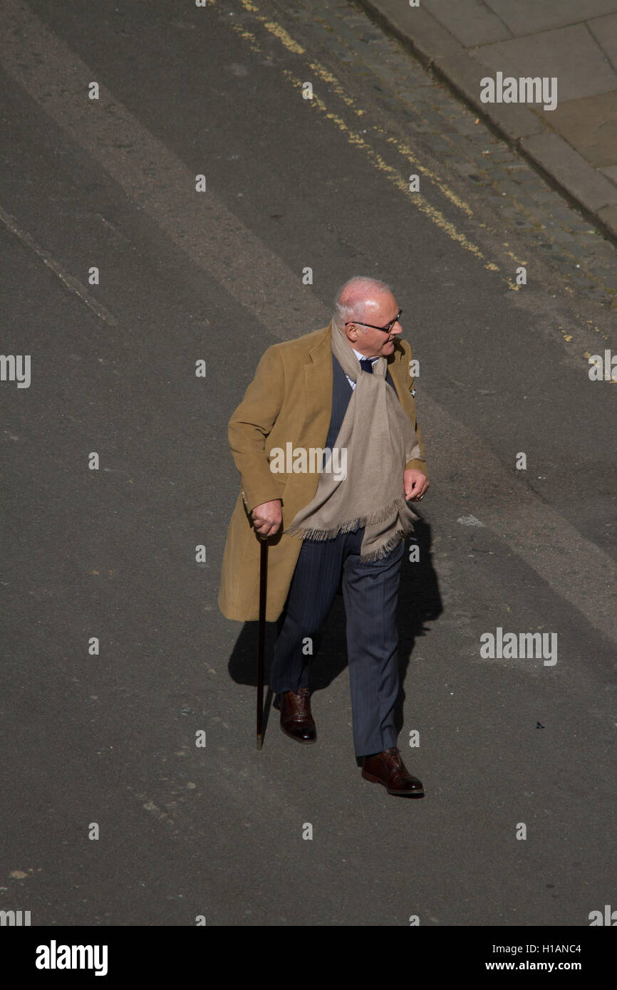 Oxford, UK. 23rd September 2016. Anthony Hopkins filming in Radclife sqaure, Oxford. Transformer 5 crew and cast filming in Oxford. Credit:  Pete Lusabia/Alamy Live News Stock Photo