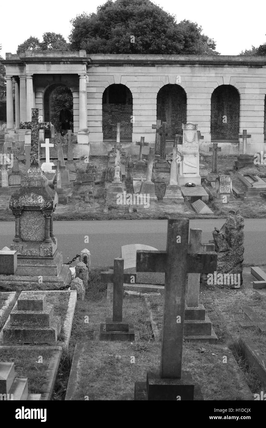 Cemetery brompton Black and White Stock Photos & Images Alamy