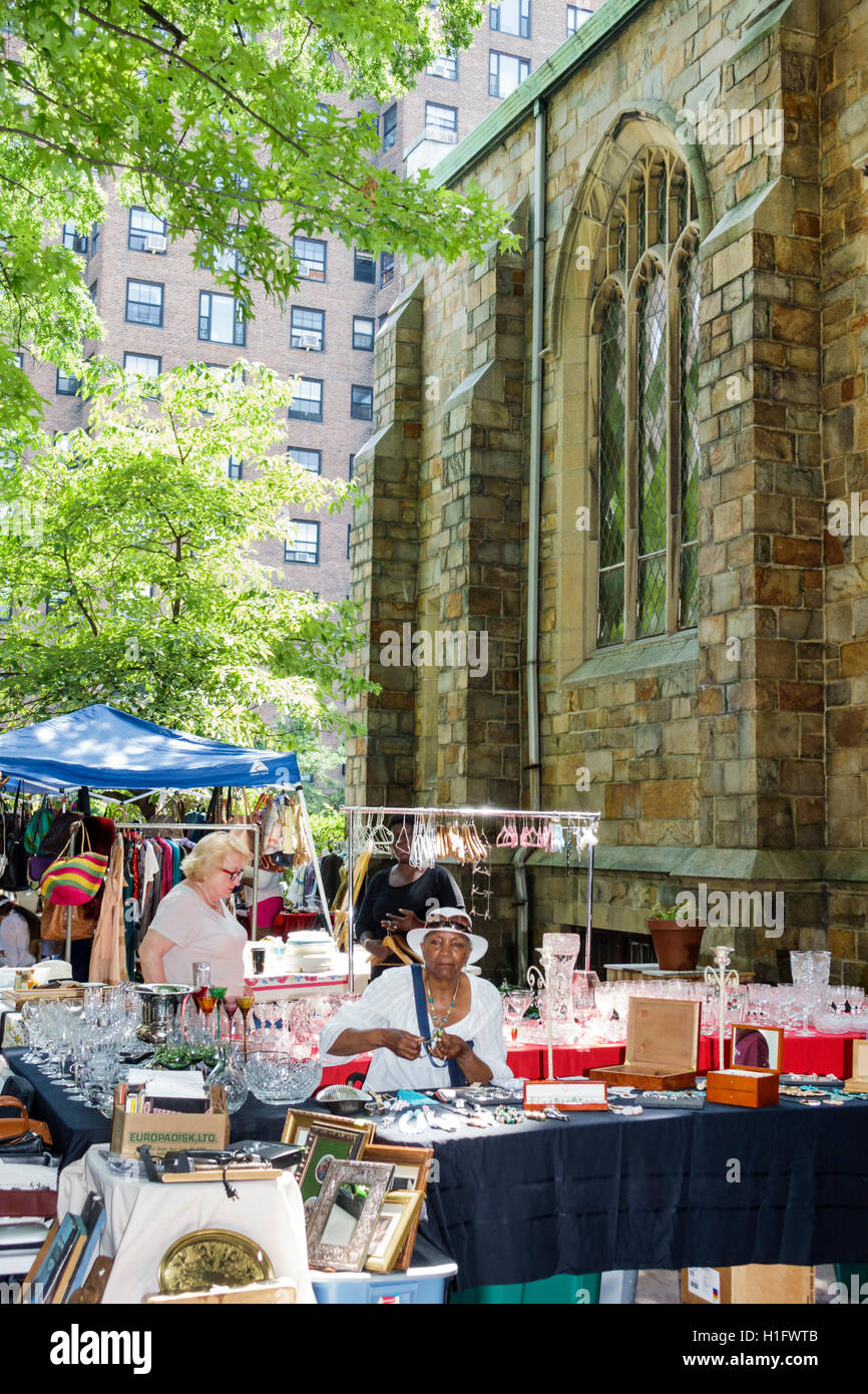 New York City,NY NYC Brooklyn,Fort Greene Flea Market,Cadman Congregational Church,market,rummage,display sale,exterior,vintage,clothes,housewares,ten Stock Photo