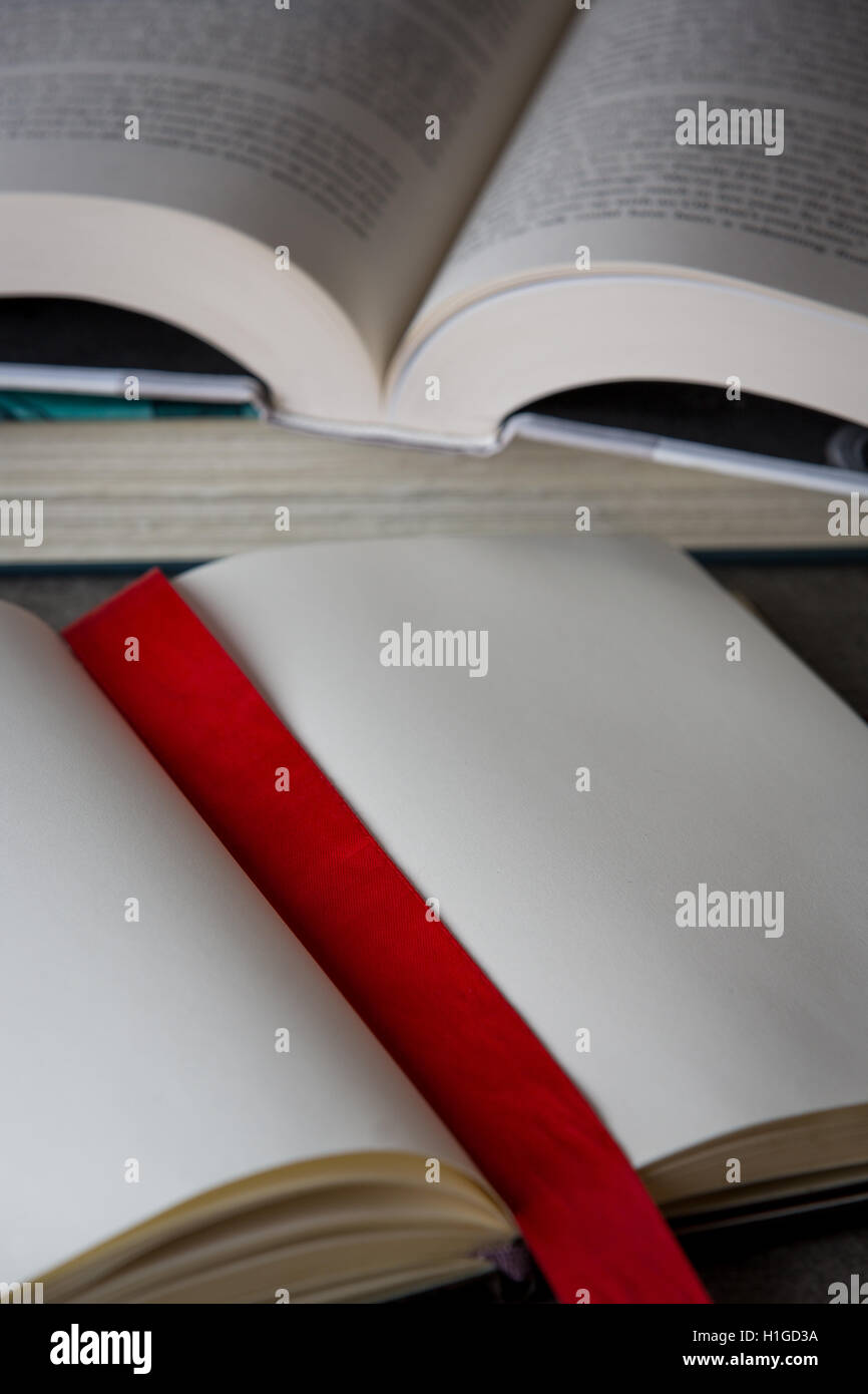 Multiple blank pages hi-res stock photography and images - Alamy