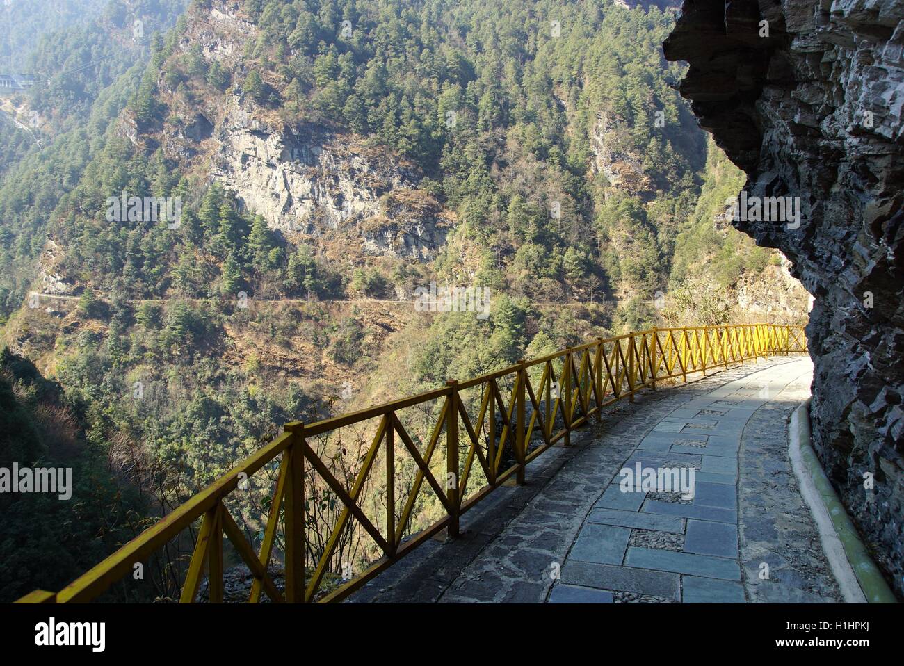 Trekking in Cangshan mountains, Dali, Yunnan province, China Stock ...