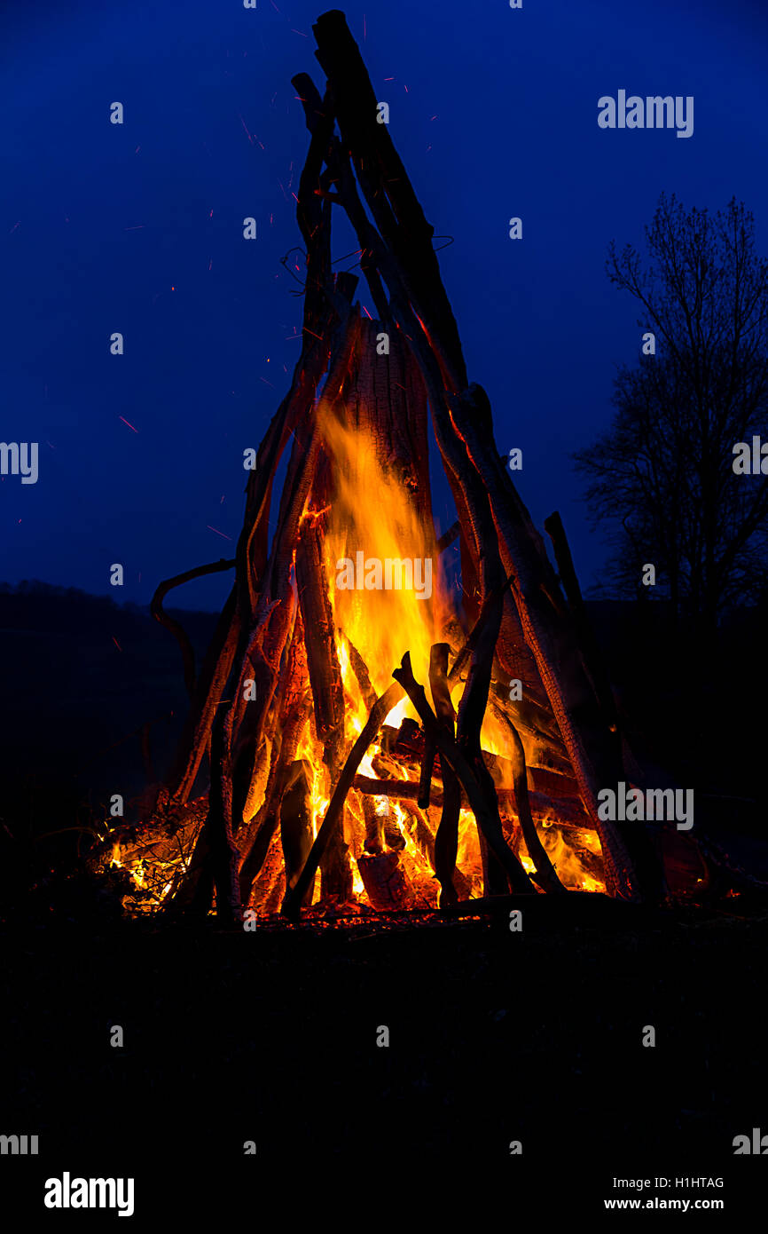 campfire in the night Stock Photo - Alamy