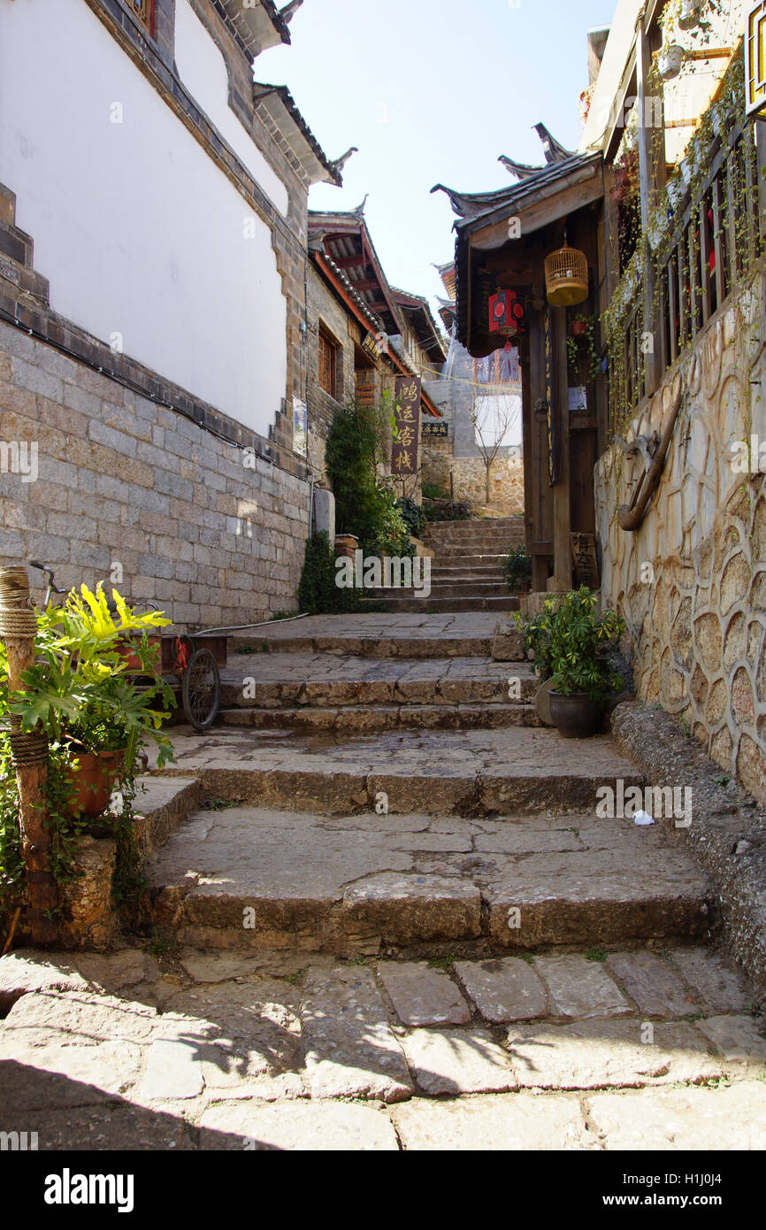 The street in Lijiang old city, Yunnan province, China Stock Photo - Alamy