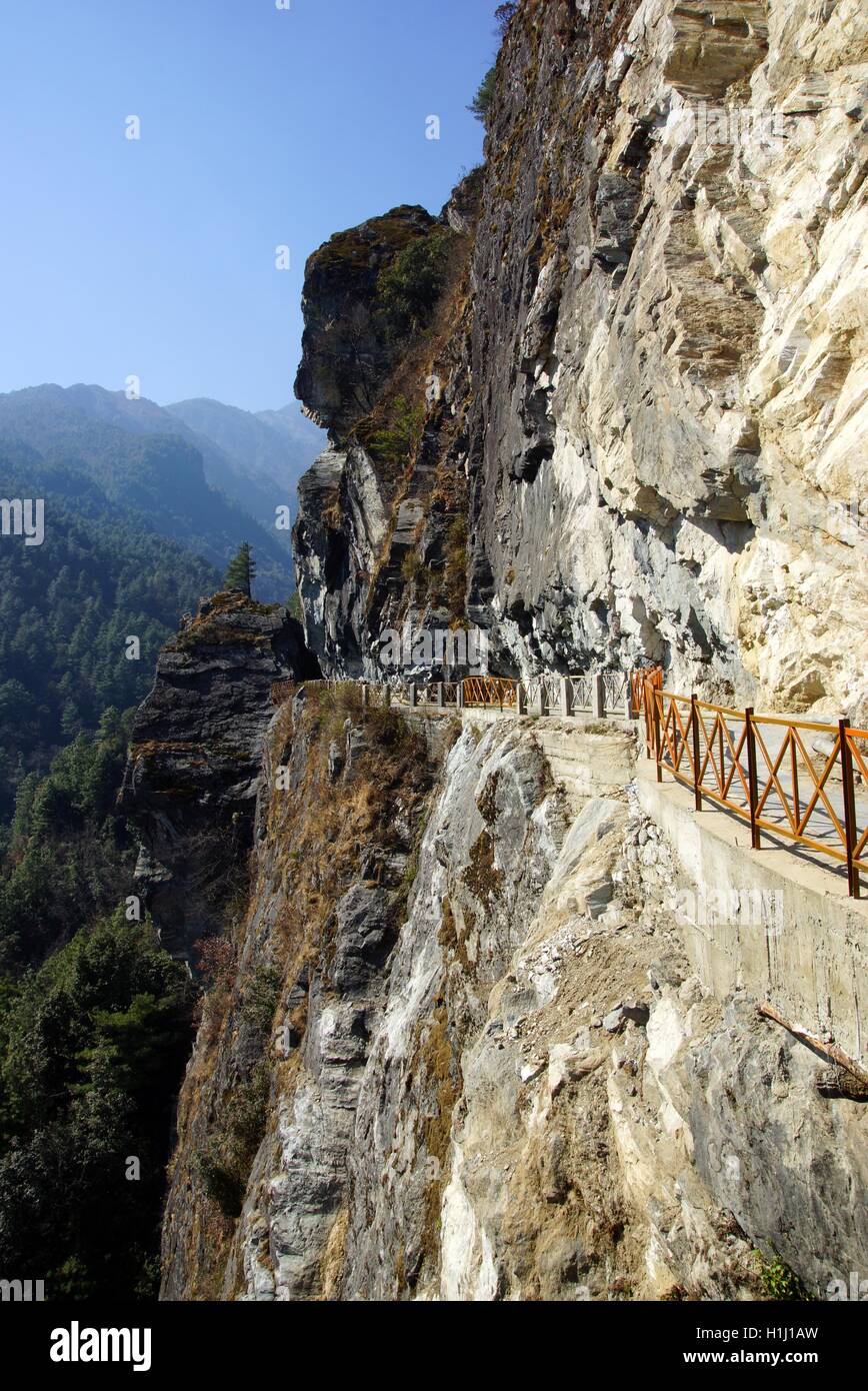 Trekking in Cangshan mountains, Dali, Yunnan province, China Stock ...
