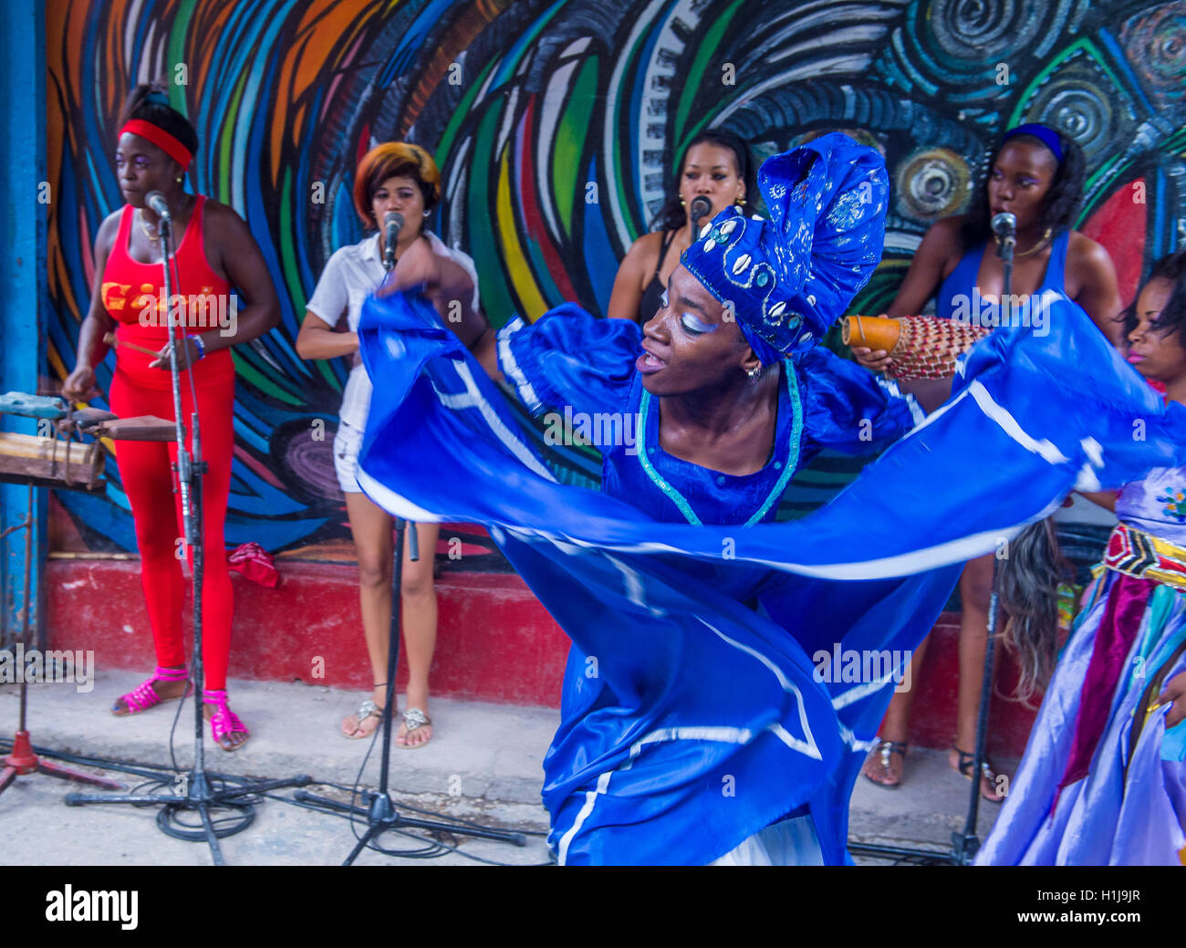 Rumba dancers in Havana Cuba Stock Photo - Alamy
