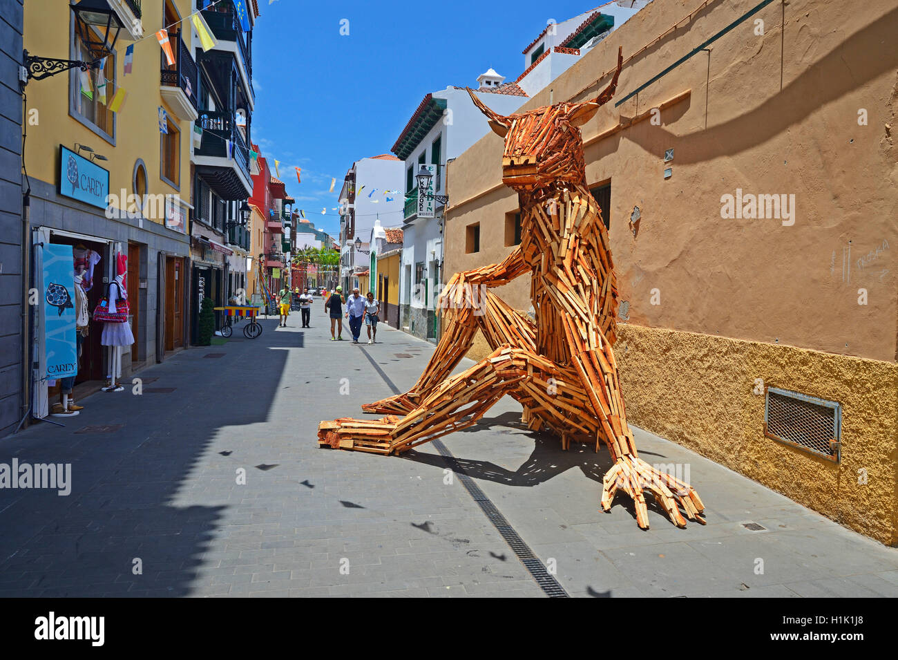Kunstobjekt in den Gassen in Puerto de la Cruz, Teneriffa, Kanarische Inseln, Spanien Stock Photo
