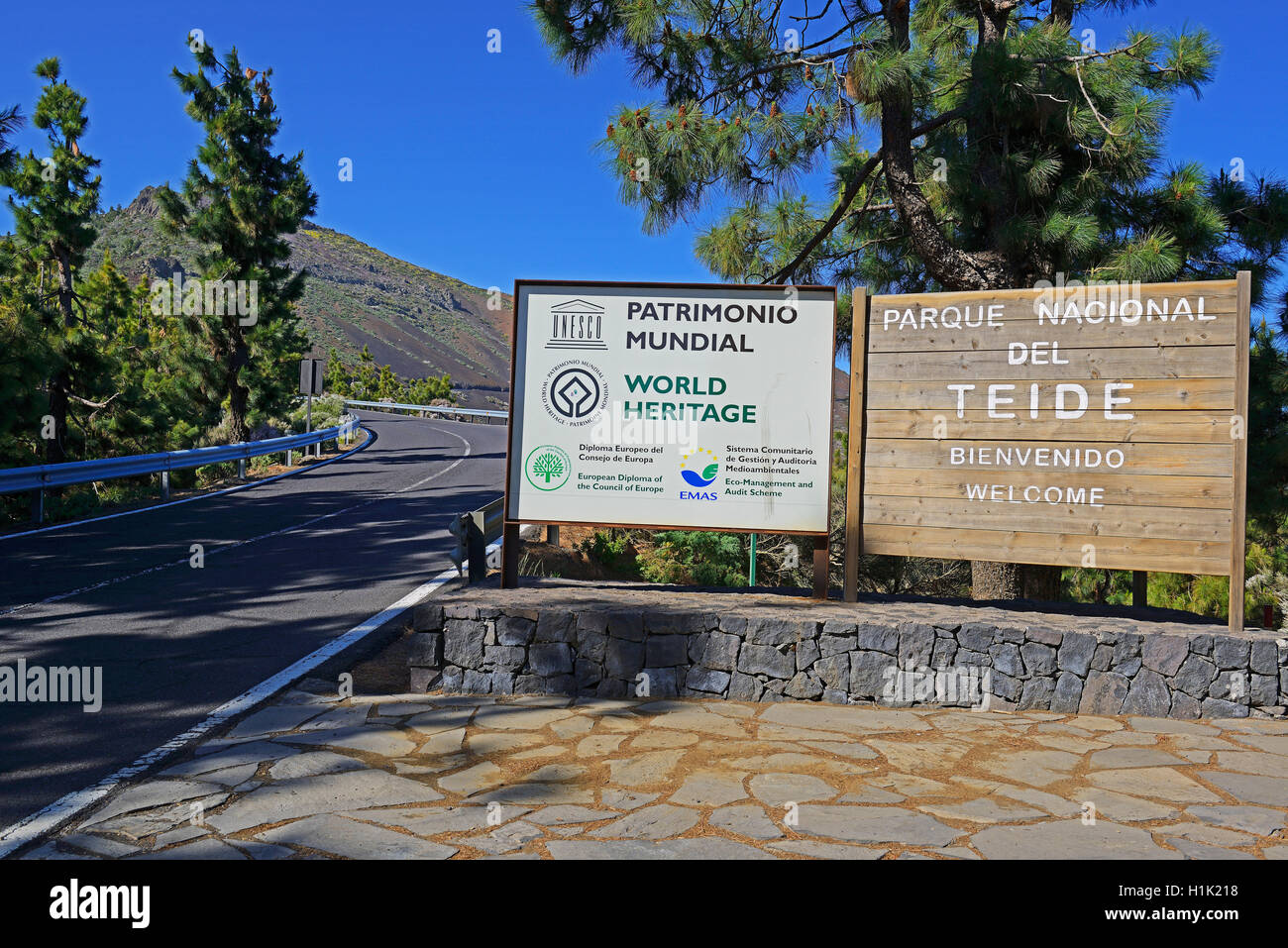 Schild am Eingang zum Teide-Nationalpark, Parque Nacional de las Canadas del Teide, Teneriffa, Kanarische Inseln, Spanien Stock Photo