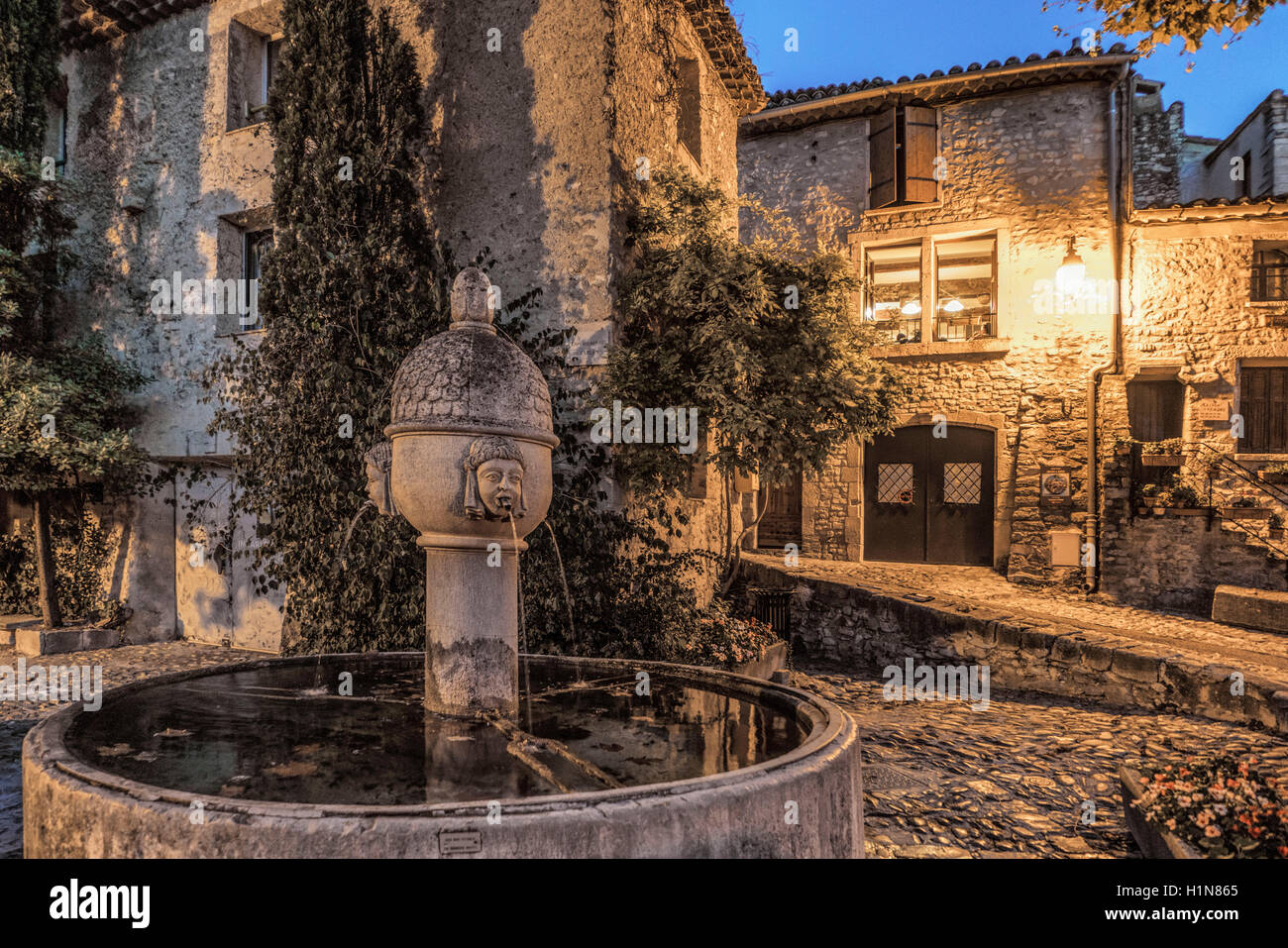 Fountain in roman town Vaison la Romaine , Provence, Provence-Alpes-Côte d'Azur, Vaucluse, France Stock Photo