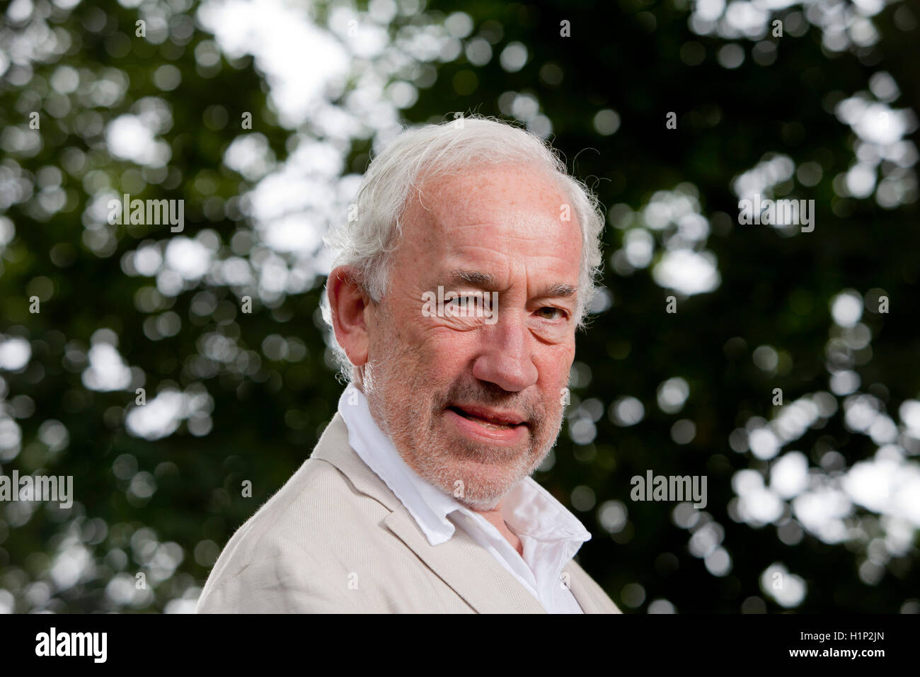 Simon Callow, the English actor, musician, writer, and theatre director, at the Edinburgh International Book Festival. Edinburgh, Scotland. 18th August 2016 Stock Photo