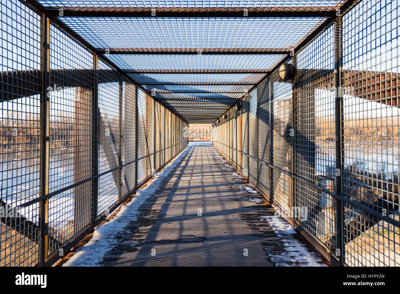Steel truss bridge snow hi-res stock photography and images - Alamy