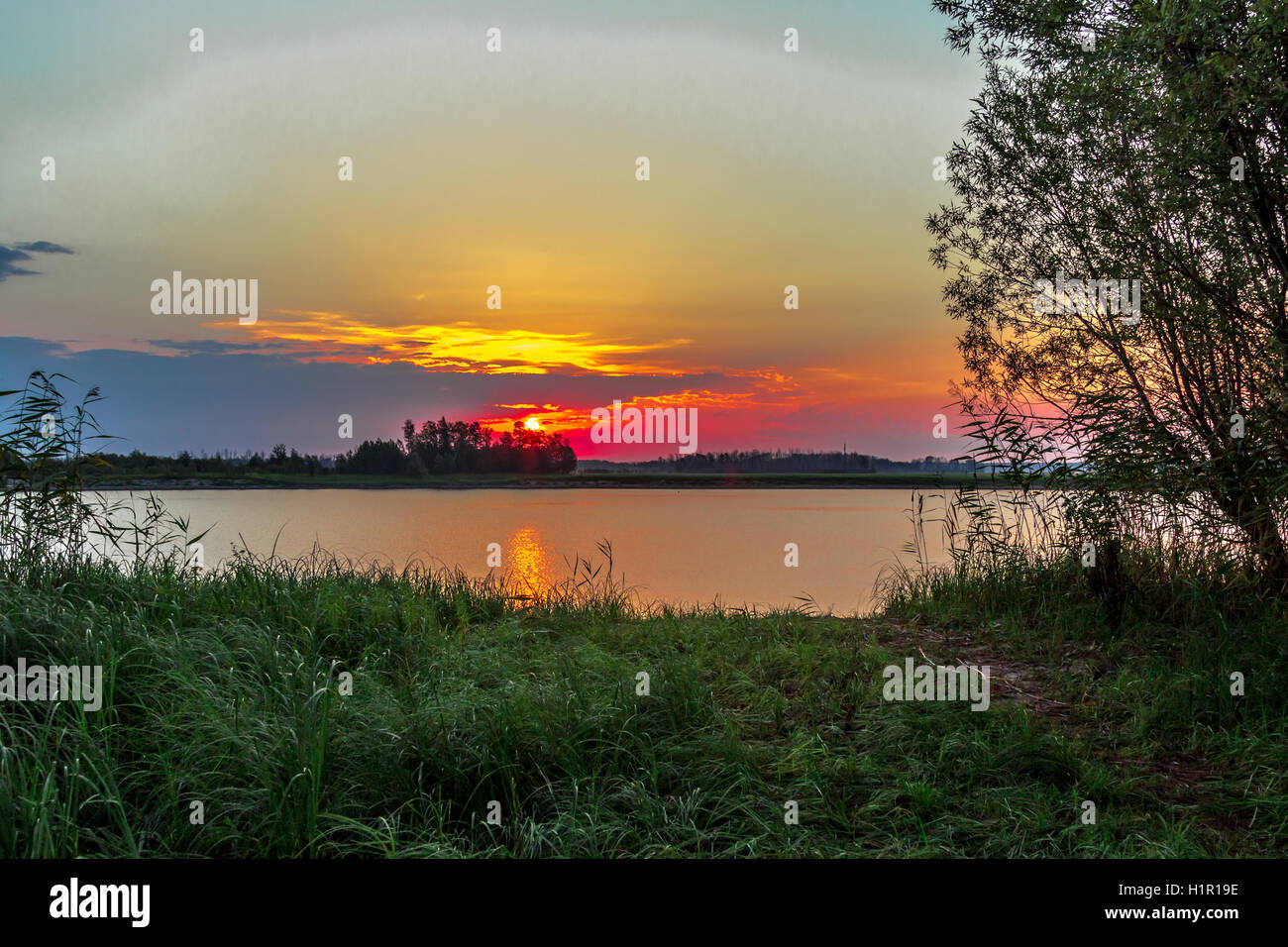 White fog over blue lake hi-res stock photography and images - Alamy