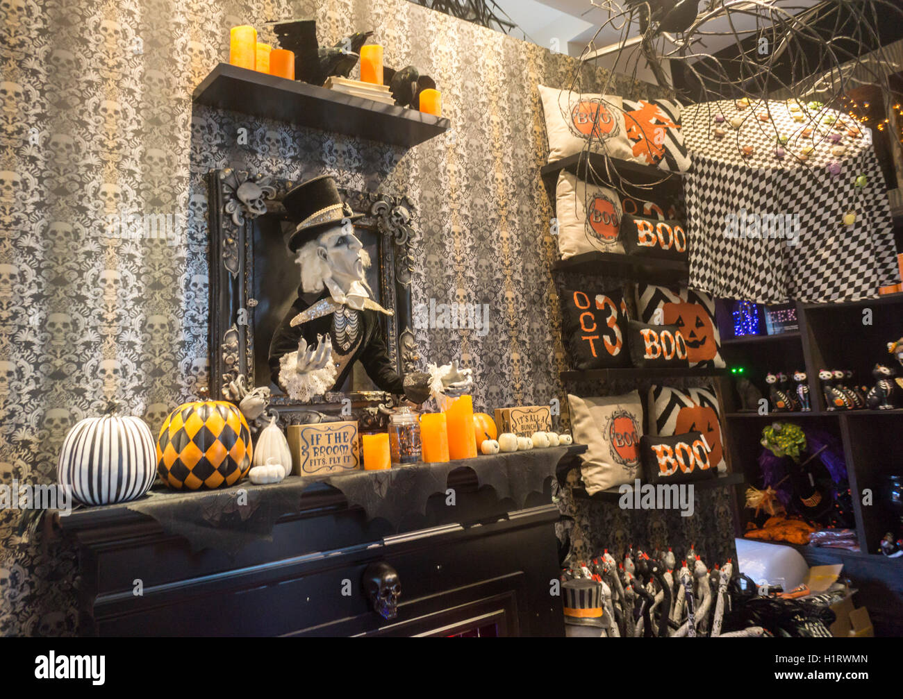 Macy S Halloween Concept Shop A Partnership With Grandin Road A