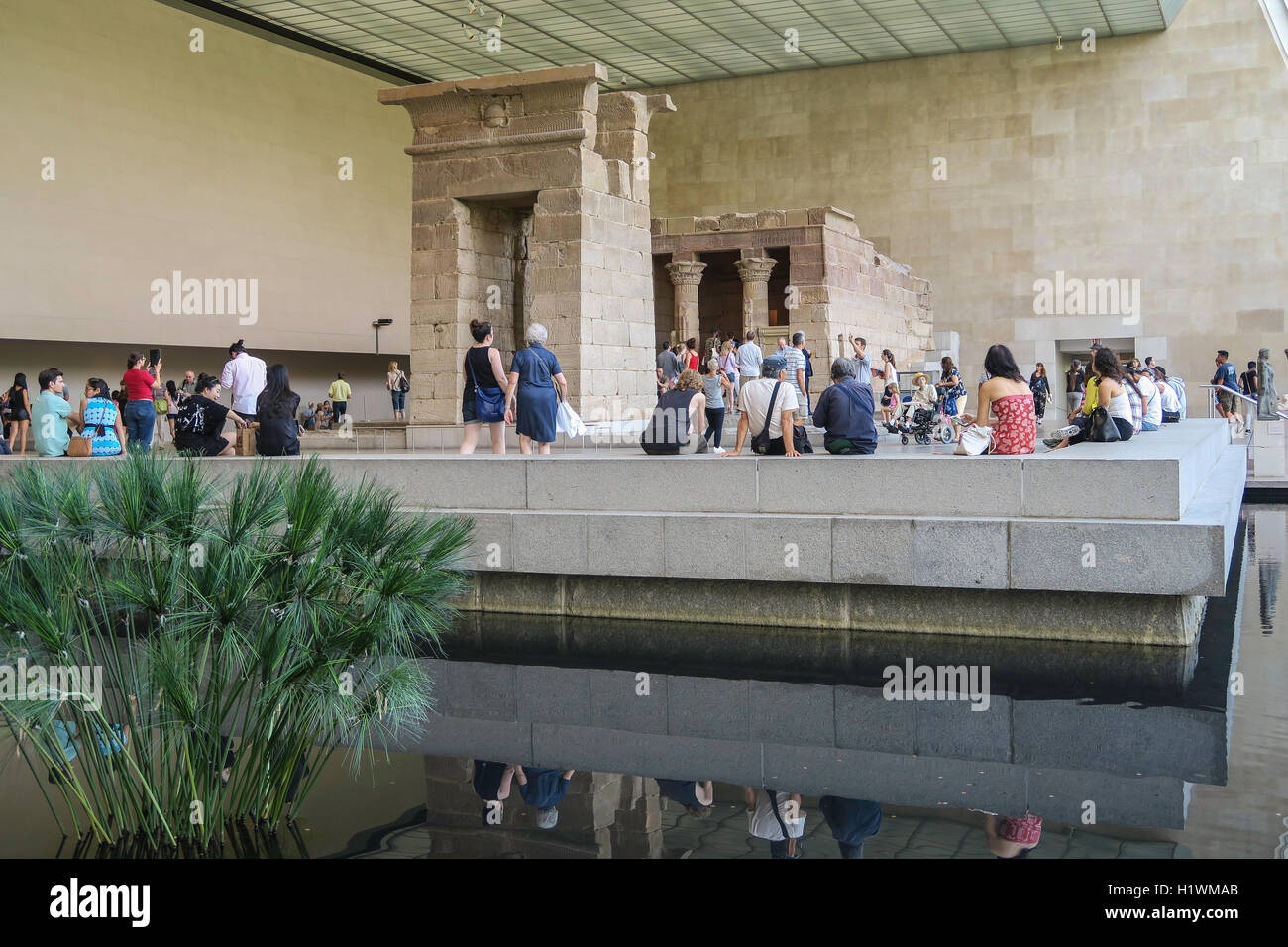 Temple of Dendur at the Metropolitan Museum of Art, NYC, USA Stock ...