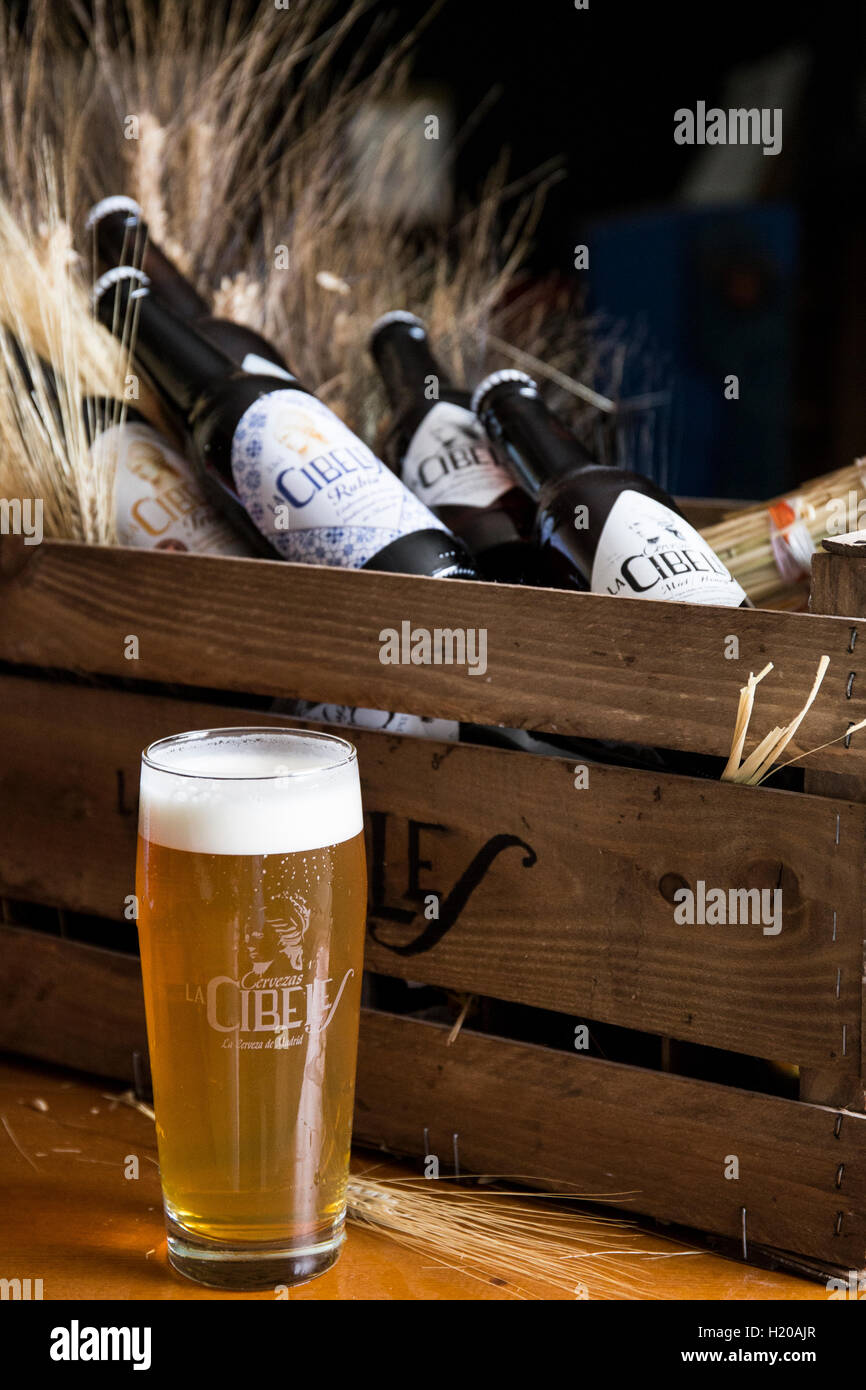 Beer box hi-res stock photography and images - Alamy