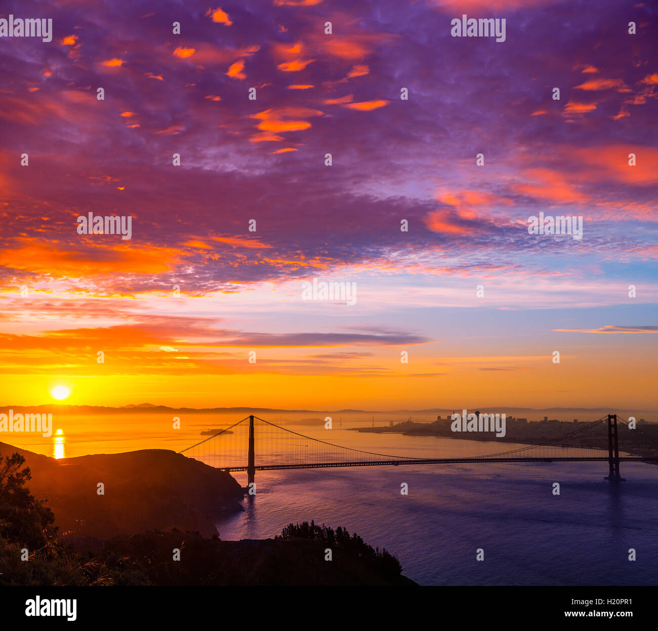 Golden Gate Bridge San Francisco sunrise California Stock Photo - Alamy