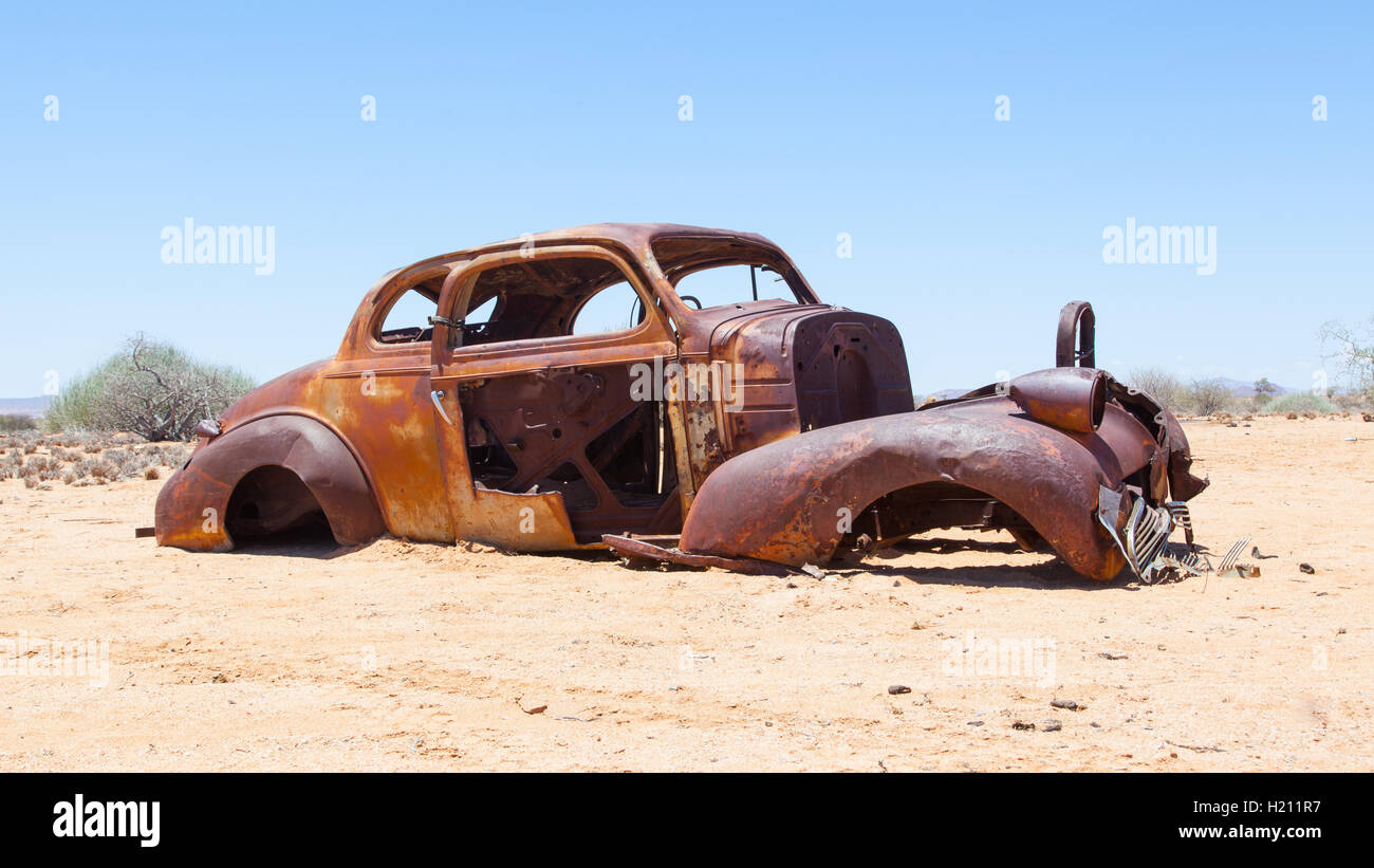 Abandoned car in the Namib Desert Stock Photo - Alamy