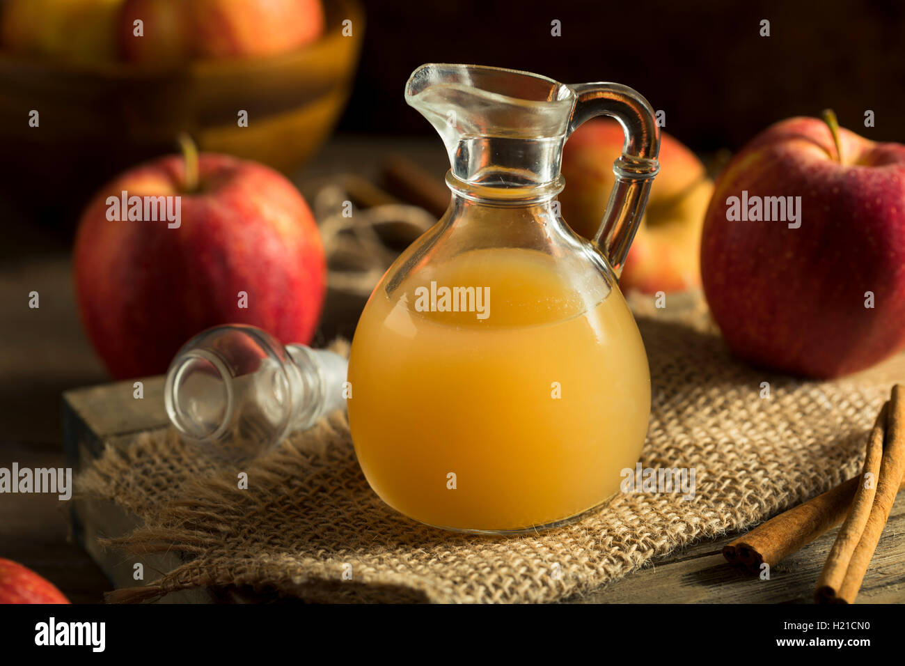 Organic apple cider vinegar hires stock photography and images Alamy