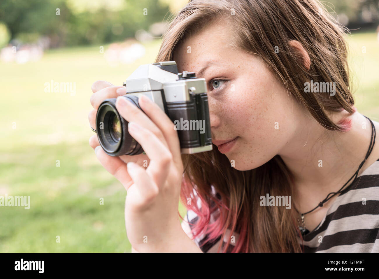 Taking photos of people taking photos hi-res stock photography and ...