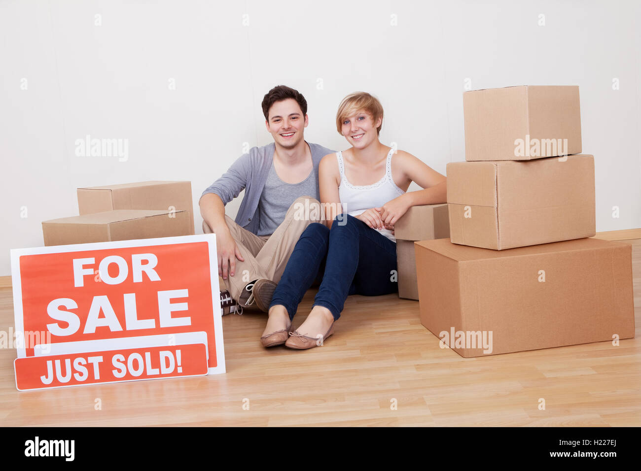 Moving house teen hi-res stock photography and images - Alamy