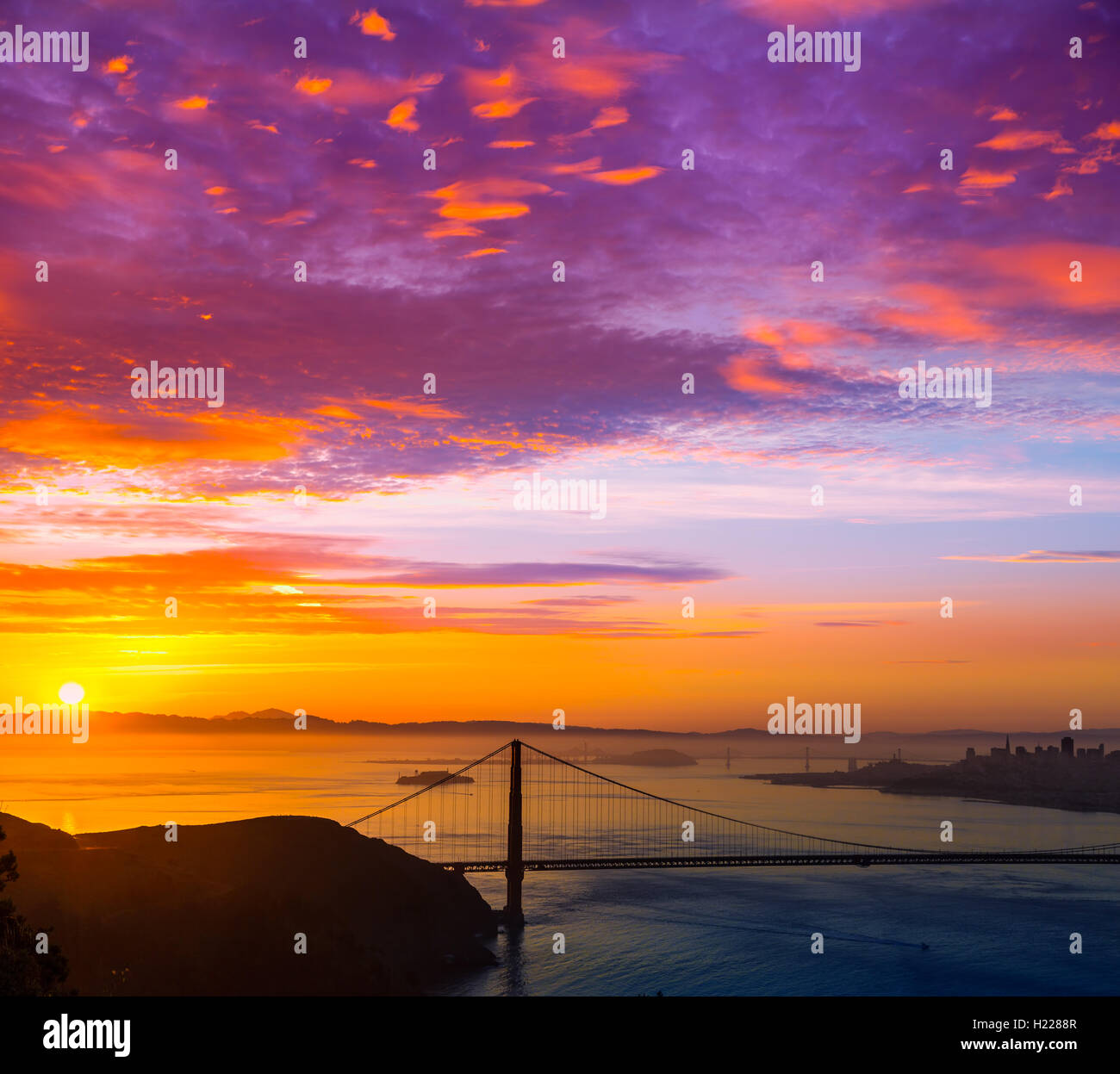 Golden Gate Bridge San Francisco sunrise California Stock Photo - Alamy