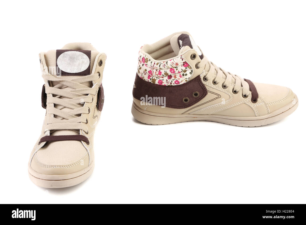 stylish white shoes for girls