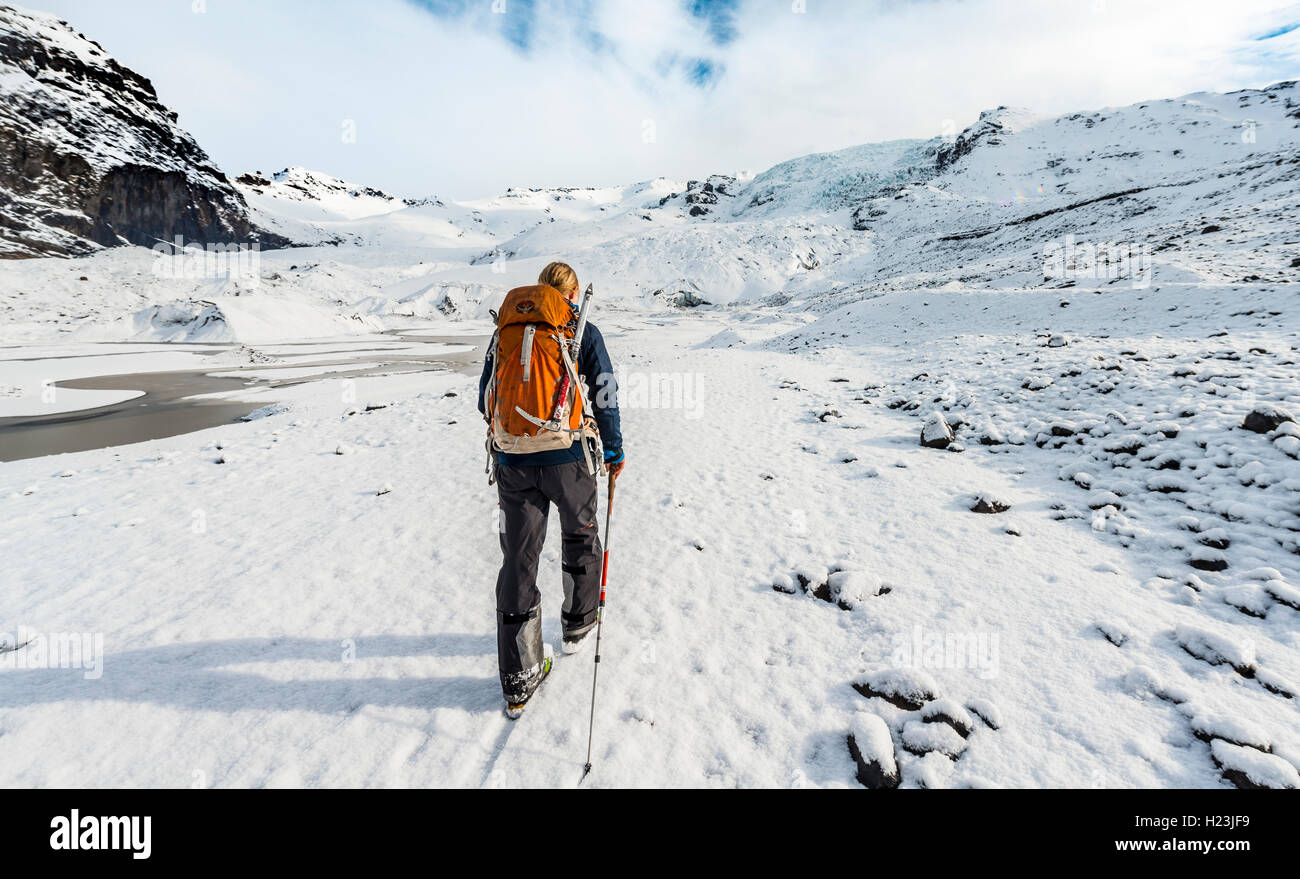 Hikers on Skaftafelljökull glacier, Vatnajokull National Park, Southern Region, Iceland Stock Photo