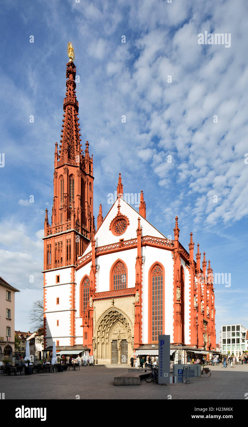 Mit dem Bau der Marienkapelle am Marktplatz in der Würzburger Innenstadt wurde 1377 begonnen. Es folgten mehrere Umbauten. Stock Photo