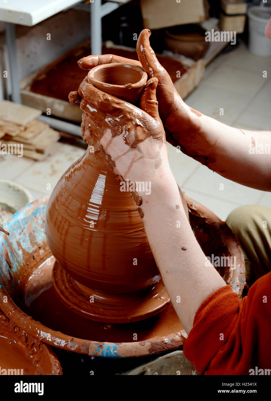 potter at work Stock Photo Alamy