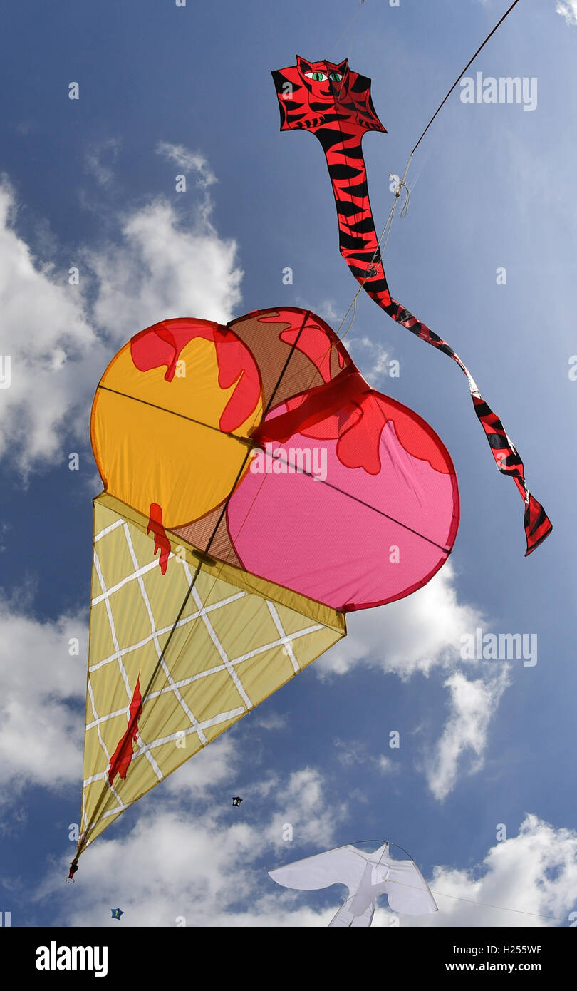 Potsdam, Germany. 24th Sep, 2016. Kites in the shape of an ice cream