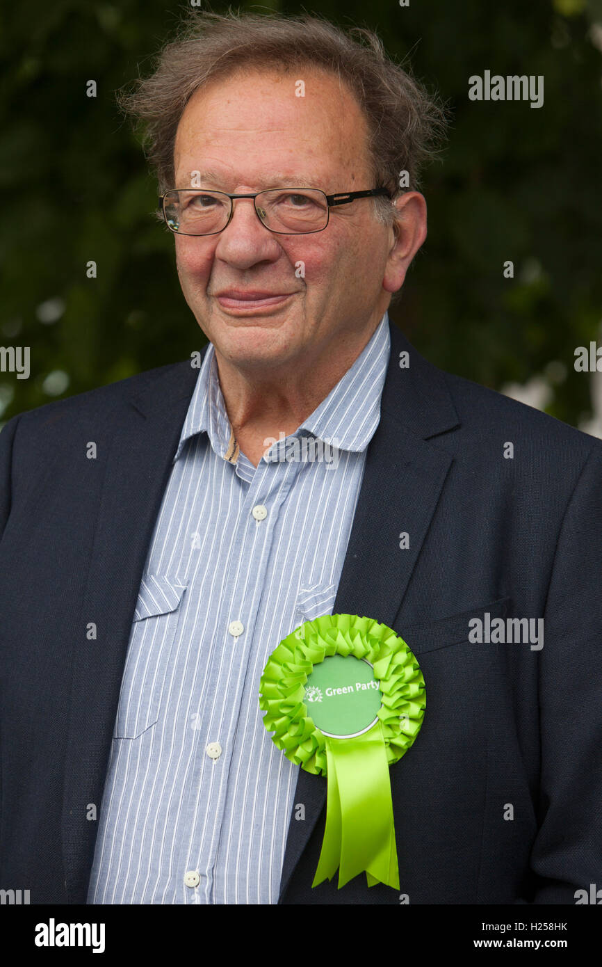 Witney, UK. 24th Sep, 2016. Green Party Co-leader and MP Caroline Lucas helps Larry Sanders, Brother of Senator Bernie Sanders,  to  launch  his campaigh to stand as Green Party MP candidate for Witney,  following David Cameron standing down from his Witney seat. Credit:  adrian arbib/Alamy Live News Stock Photo