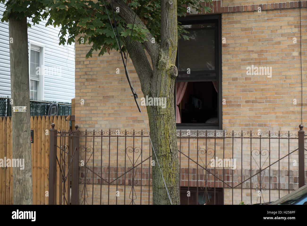 Cable truck hires stock photography and images Alamy