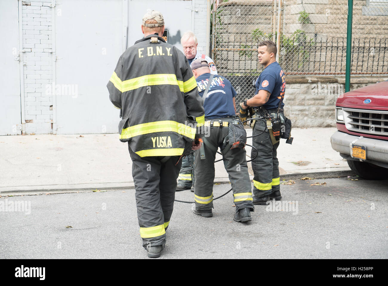 Wyckoff ave hires stock photography and images Alamy