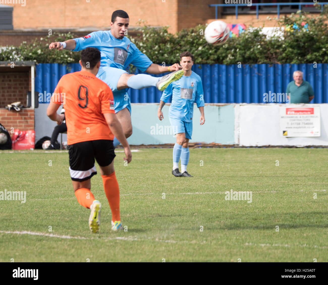 Brentwood, Essex, UK. 24th September, 2016. Brentwood, Essex, Brentwood Town FC vs Bury Town FC, Nick Ingram (() of Bury moves in for a challenge. Credit:  Ian Davidson/Alamy Live News Stock Photo