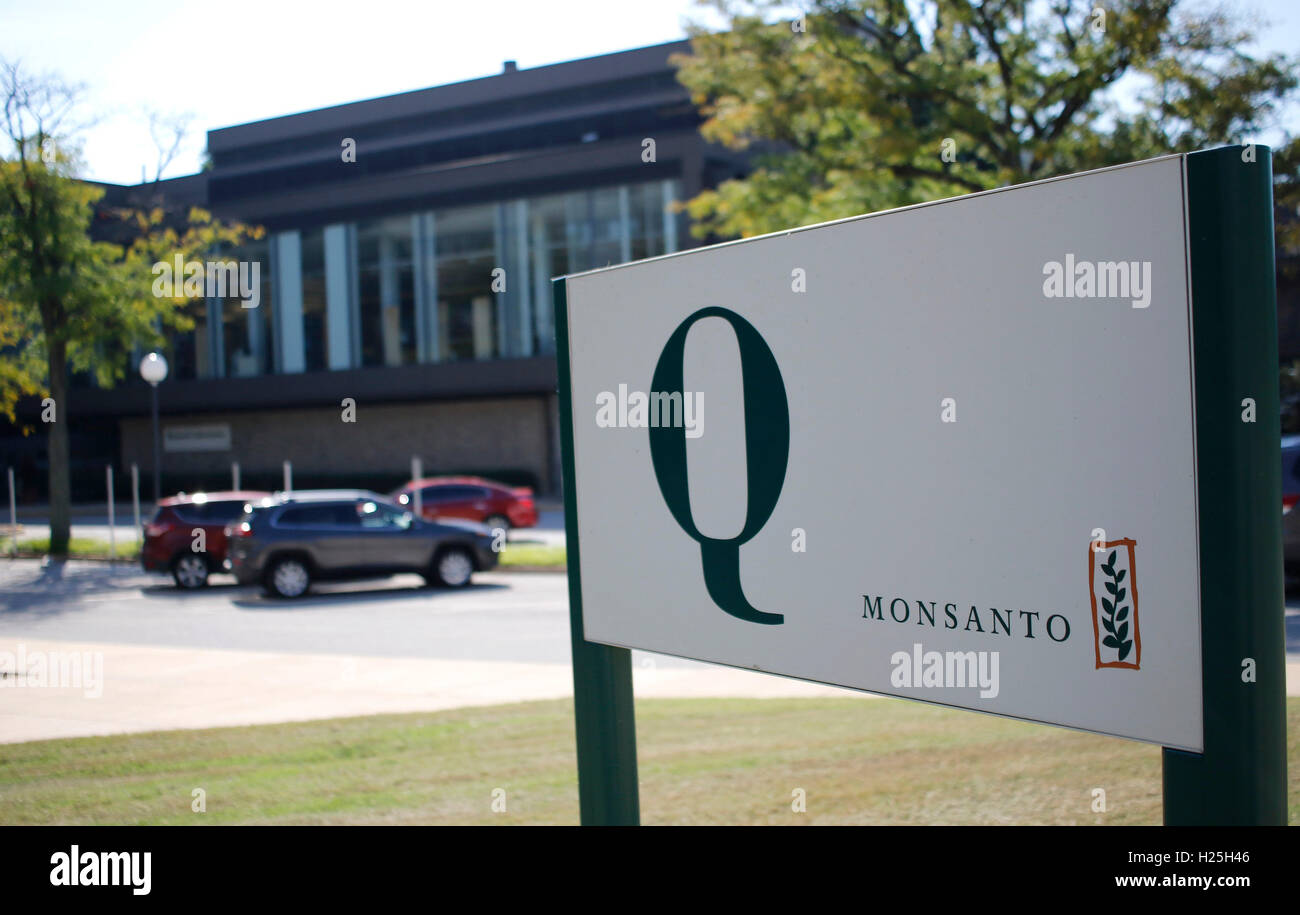 St. Louis, Us. 23rd Sep, 2016. A building Q sign at the headquarters of ...